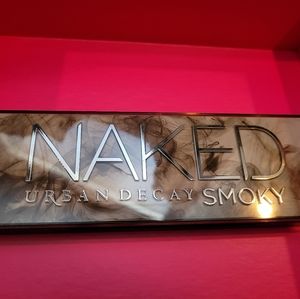 Urban Decay Naked Smoky palette